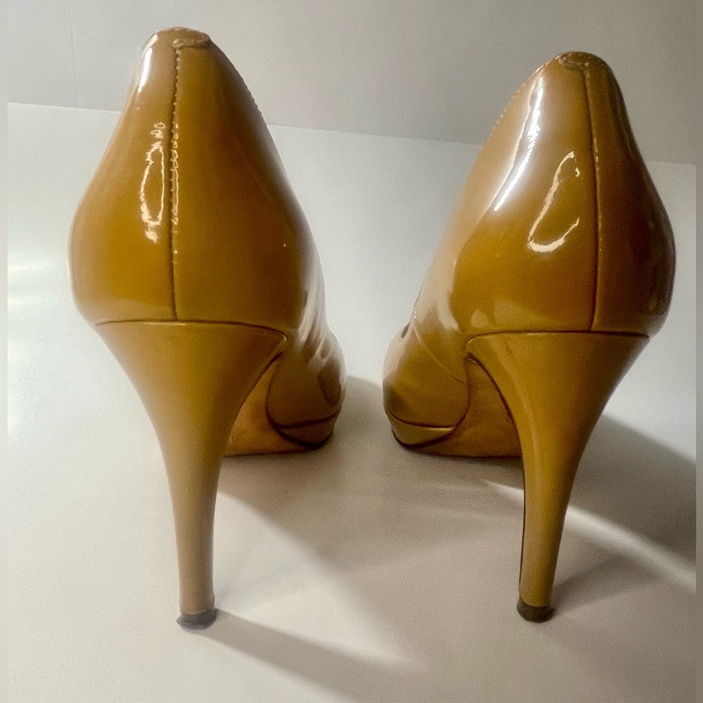 Cole Haan Beige Patent Leather Air Heels Pumps Womens Size 7B Mustard - Picture 11 of 12